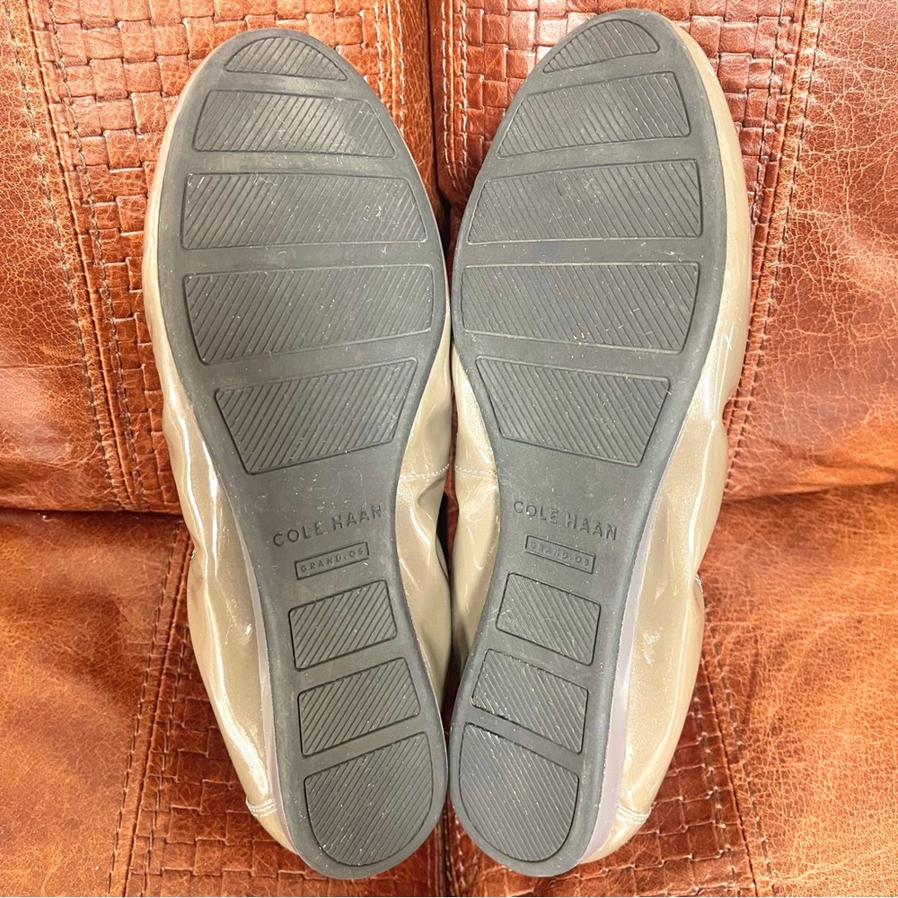 Cole Haan Patent Leather Ballet Flats & Loafers In Olive Color Size 8 - Picture 3 of 8